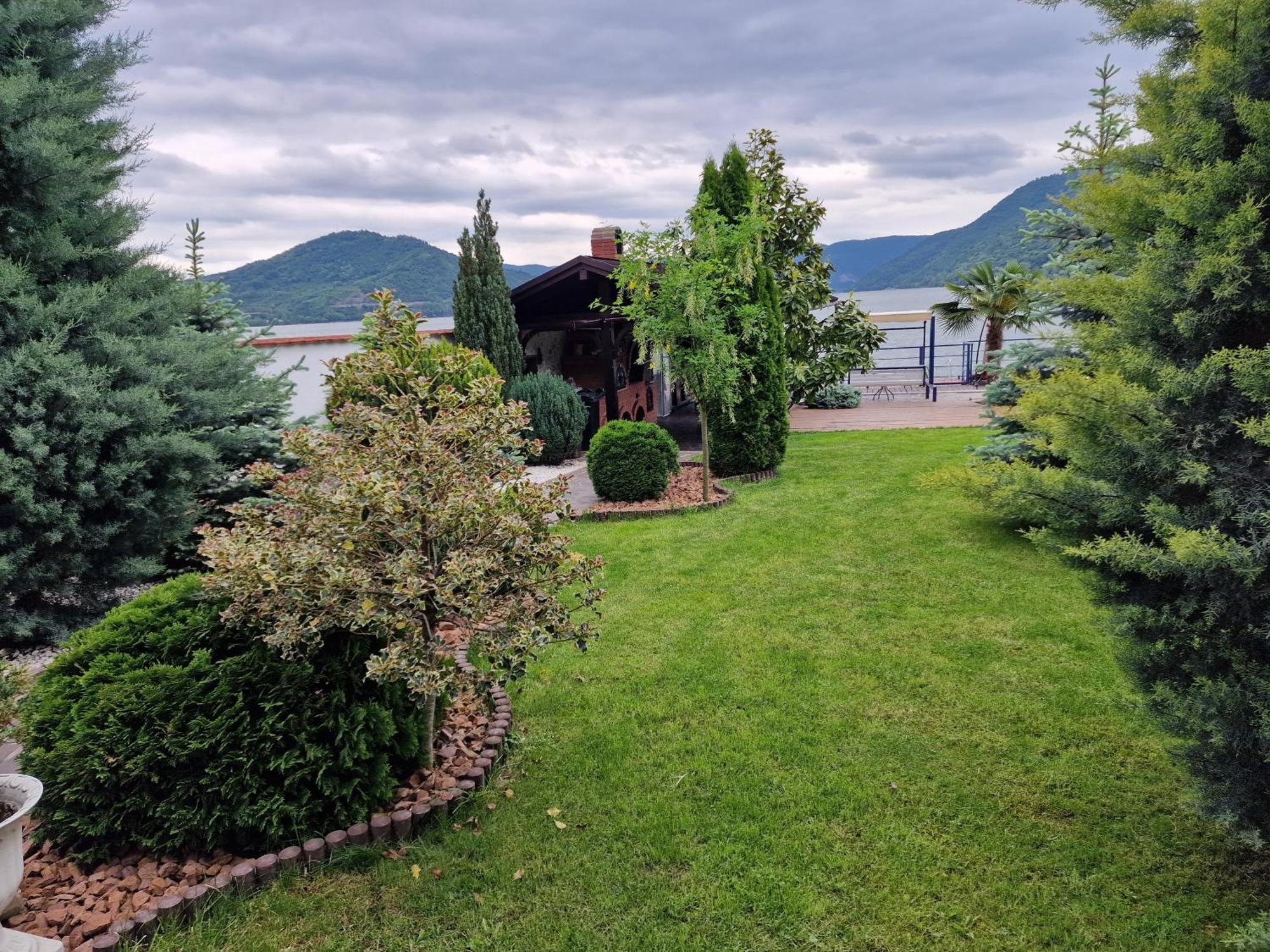 Casa Andrei Hotell Orşova Exteriör bild