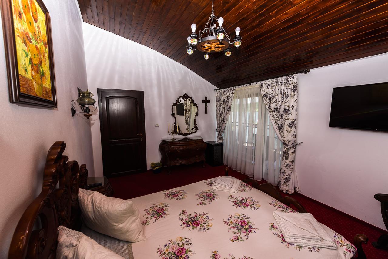 Casa Andrei Hotell Orşova Exteriör bild