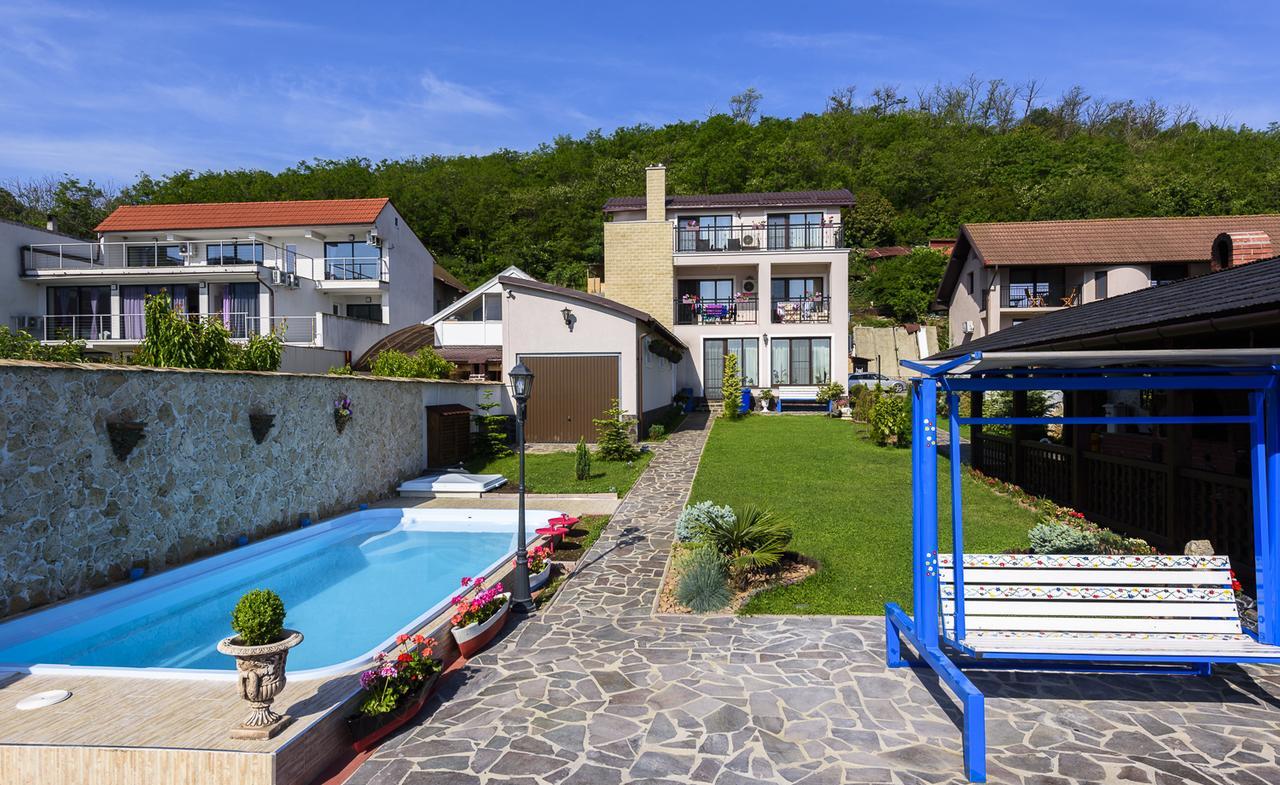 Casa Andrei Hotell Orşova Exteriör bild