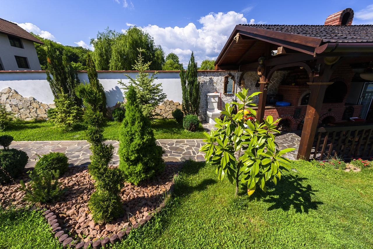 Casa Andrei Hotell Orşova Exteriör bild