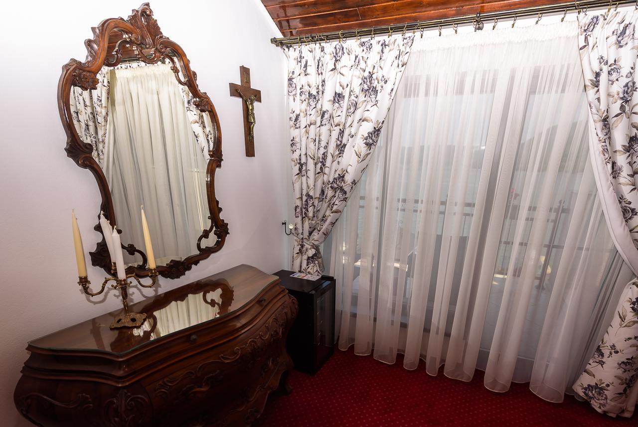 Casa Andrei Hotell Orşova Exteriör bild