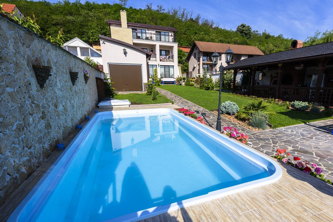Casa Andrei Hotell Orşova Exteriör bild