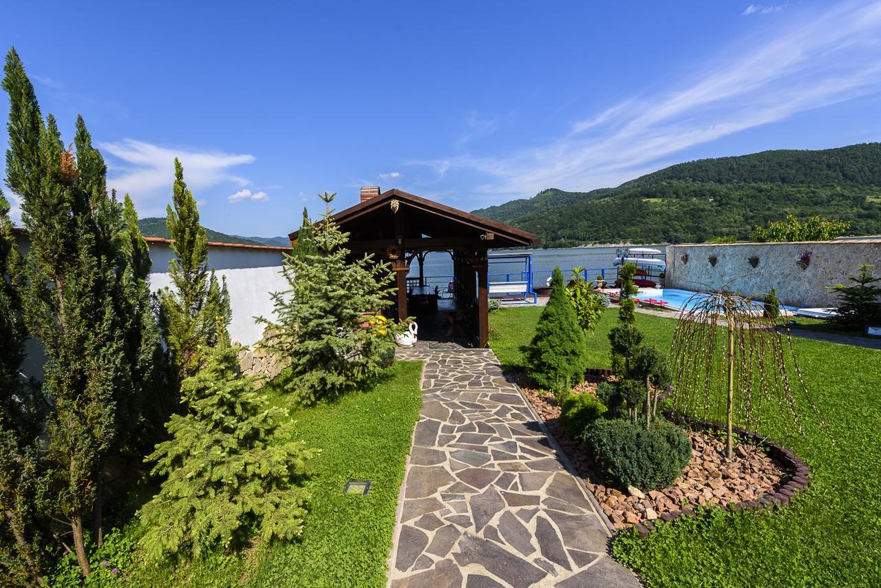 Casa Andrei Hotell Orşova Exteriör bild